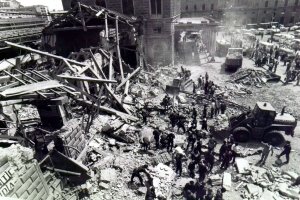 Anniversario della strage di Bologna, chiedono la verità ma si tengono le menzogne