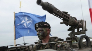 La campagna della NATO contro la libertà di espressione