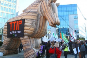 TTIP: L'Europa si veste a stelle e strisce