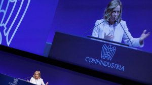Immigrazione: l'asservimento del governo Meloni ai parassiti di Confindustria