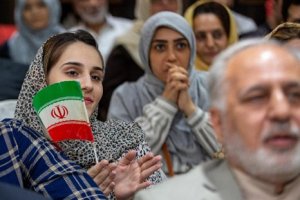 Giù le grinfie dal Popolo iraniano