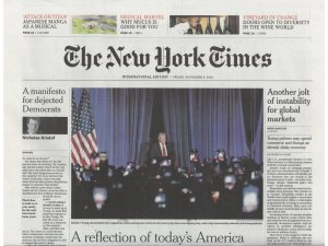 Un giornale sull’attenti