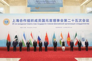 Nel mondo si rovesciano ordine e disordine tra Oriente e Occidente