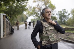 L'ossessione di Bernad Henri Lévy per la guerra