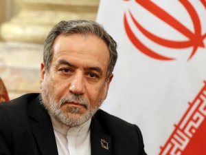 Portare luce e cultura nell'oscurità del mondo persiano