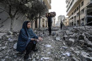 Contro l'immigrazione, ma contro anche alla cosiddetta guerra di civiltà