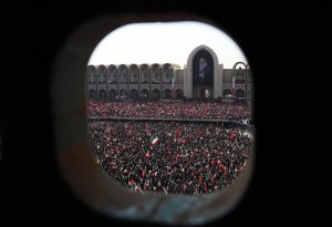 La piazza oceanica di Teheran