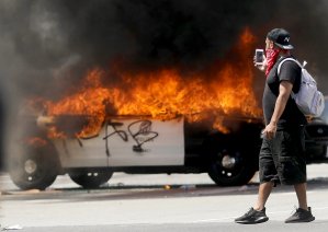 Stati Uniti: la linea di faglia della regressione civile