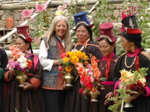 Helena Norberg-Hodge: resistere alla macchina mondo per riprenderci la vita