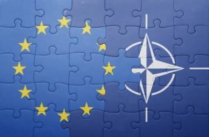 La NATO è la protezione militare della globalizzazione: contro di noi