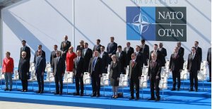 Perchè diavolo la NATO si è espansa mentre le dimensioni dell'esercito russo si riducevano?