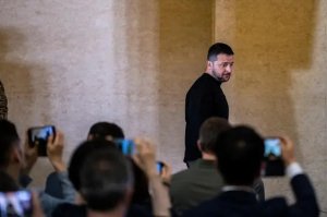 Le quattro colpe di Zelensky, mentre la Russia lo accerchia