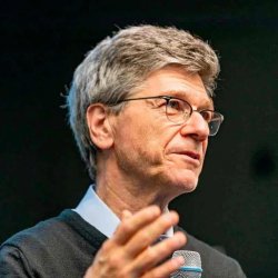 Il leader europei ammettano che Mosca non è una minaccia e tengano fede agli accordi